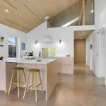 4 Bedroom Cozy In *