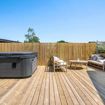 4 Bedroom Cozy In Σπίτι διακοπών *