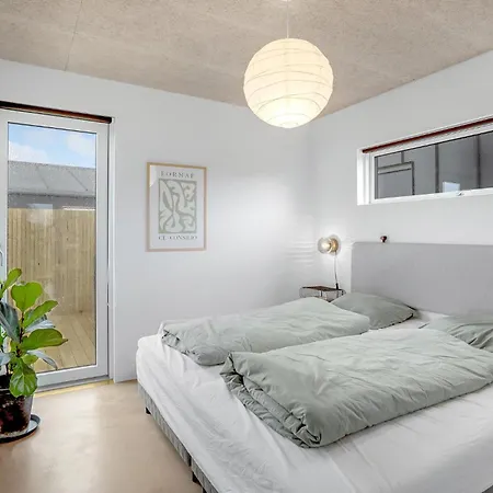 4 Bedroom Cozy In 펜션 하데르슬레우